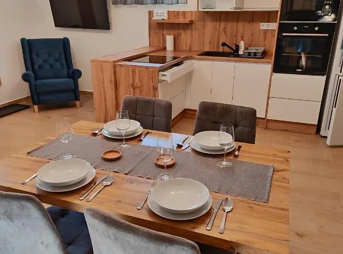 Szecu Apartmanhaz Paks