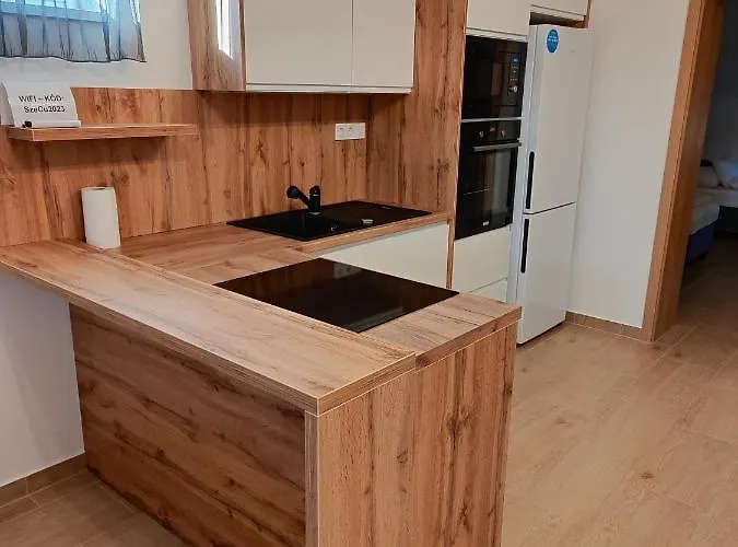 Szecu Apartmanhaz Apartament *