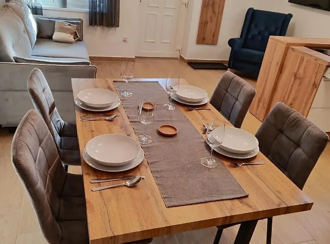 Szecu Apartmanhaz Paks