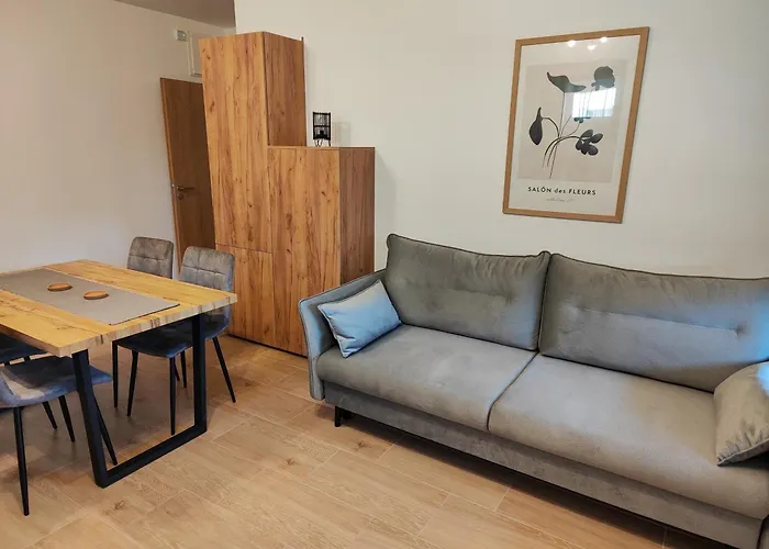 Szecu Apartmanhaz * Paks